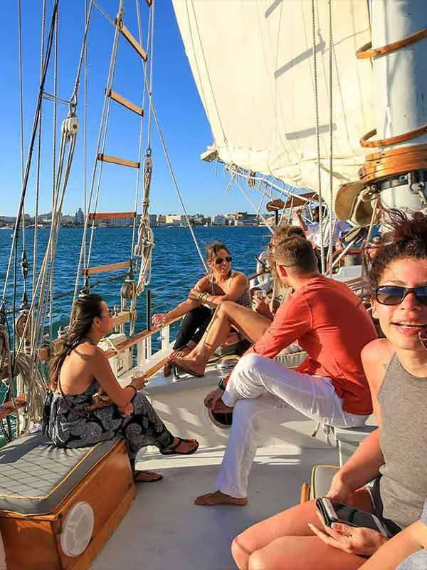 Big group sailing with key west boat party