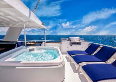 Customers enjoy their jacuzzi on a key west yacht rentals charter